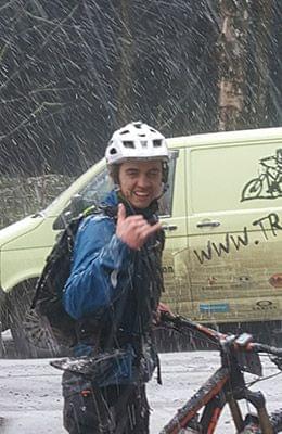 2nduro snowing